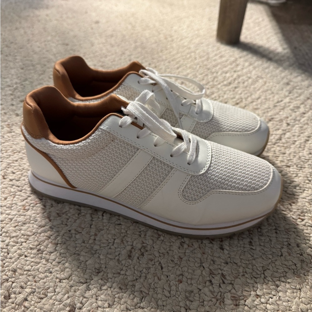 White and Tan Women’s Sneakers. Banana Republic.